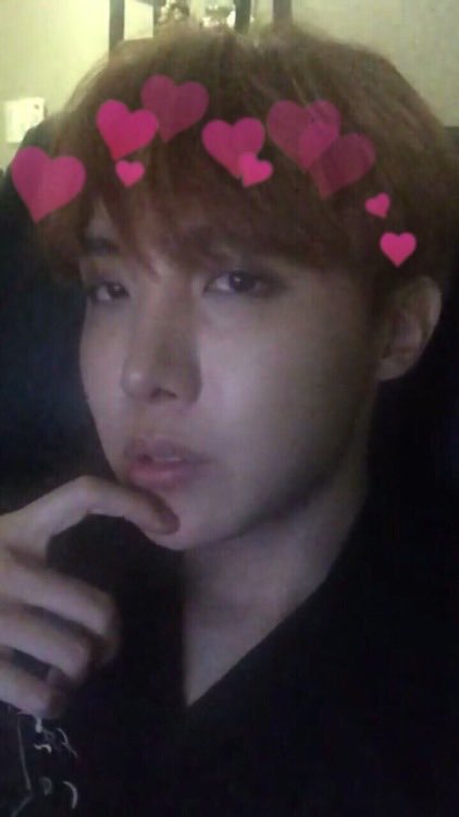 hoseokshoneybun's tweet photo. #ARMYSelcaDay it was the possibility of darkness that made the day seem so bright 
#BestFanArmy #BTSARMY #iHeartAwards https://t.co/t08VdRzE1d