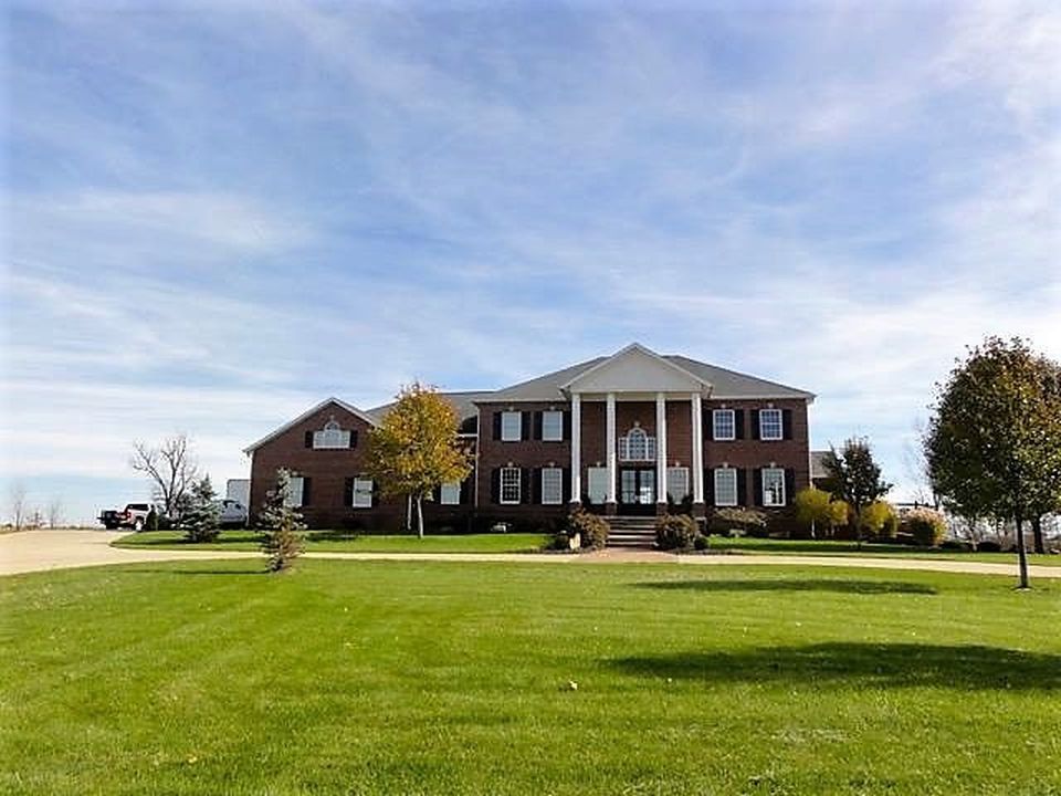 TheStarPress's tweet photo. Unreal Estate: Luxurious Muncie property for $700K touts 6 bedrooms, 6.5-car garage https://t.co/cOuoRfNTck https://t.co/MSrkeloWgE
