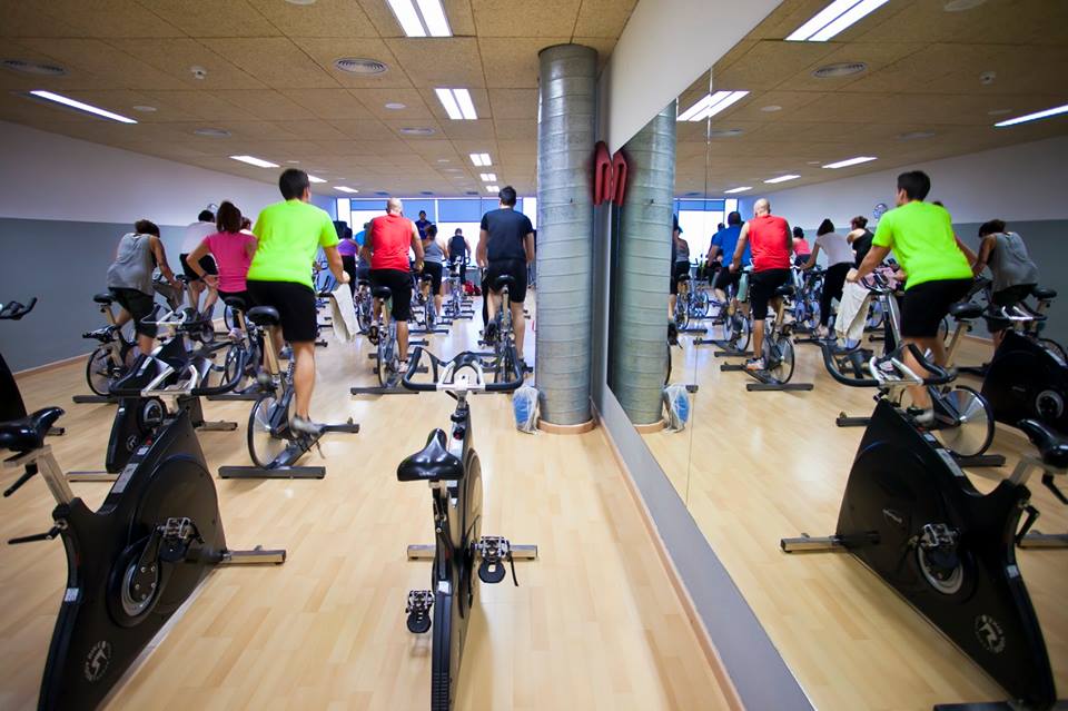 DXTenerife's tweet image. Estas son algunas de las propuestas que nos trae el Complejo Deportivo de #Tenerife Santa Cruz-Ofra para la tarde del lunes: clases de #kickpower o #spinning ¿Cuál eliges? #formación Anímate a probarlas