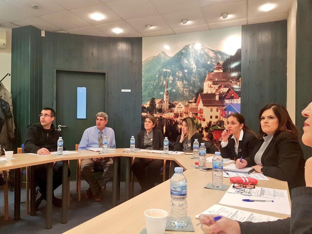 RocioPM81's tweet photo. The #CDSDepartmentalMeetings are officially started!!! Great brainstorming for this first sesion with housekeeping & reception!!! #Diamondcareers #teamwork #PuebloQuinta #letsimprovealltogether ๐ https://t.co/dCi6wboQ5R
