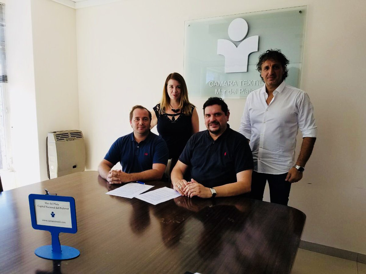 camaratextilmdp's tweet photo. Firmamos convenio de cooperación con la Cámara Argentina de la Moda. Y planificamos el lanzamiento del Mar del Plata Fashion Week 2018 #MDPFWeek #reciprocidad #coworking @ProduccionMGP @BA_Produccion @TurismoPBA @mardelplatamdp @cabrerafran @PRODUCCION_ARG https://t.co/CSEkNKEZ13