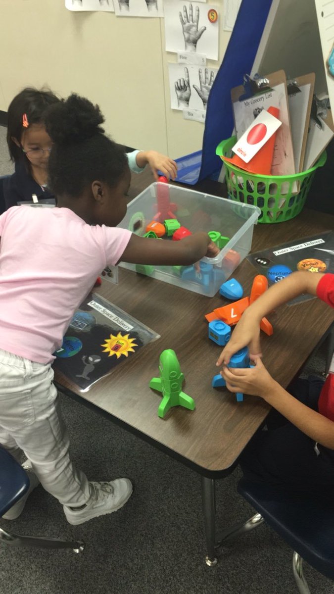 MsLuskSPED's tweet photo. Outer Space Delivery is open for business delivering to one planet at a time! #NumberID #Counting #PizzaParlor @PetroskyPirates @AliefISD https://t.co/o6OYqoAXRl