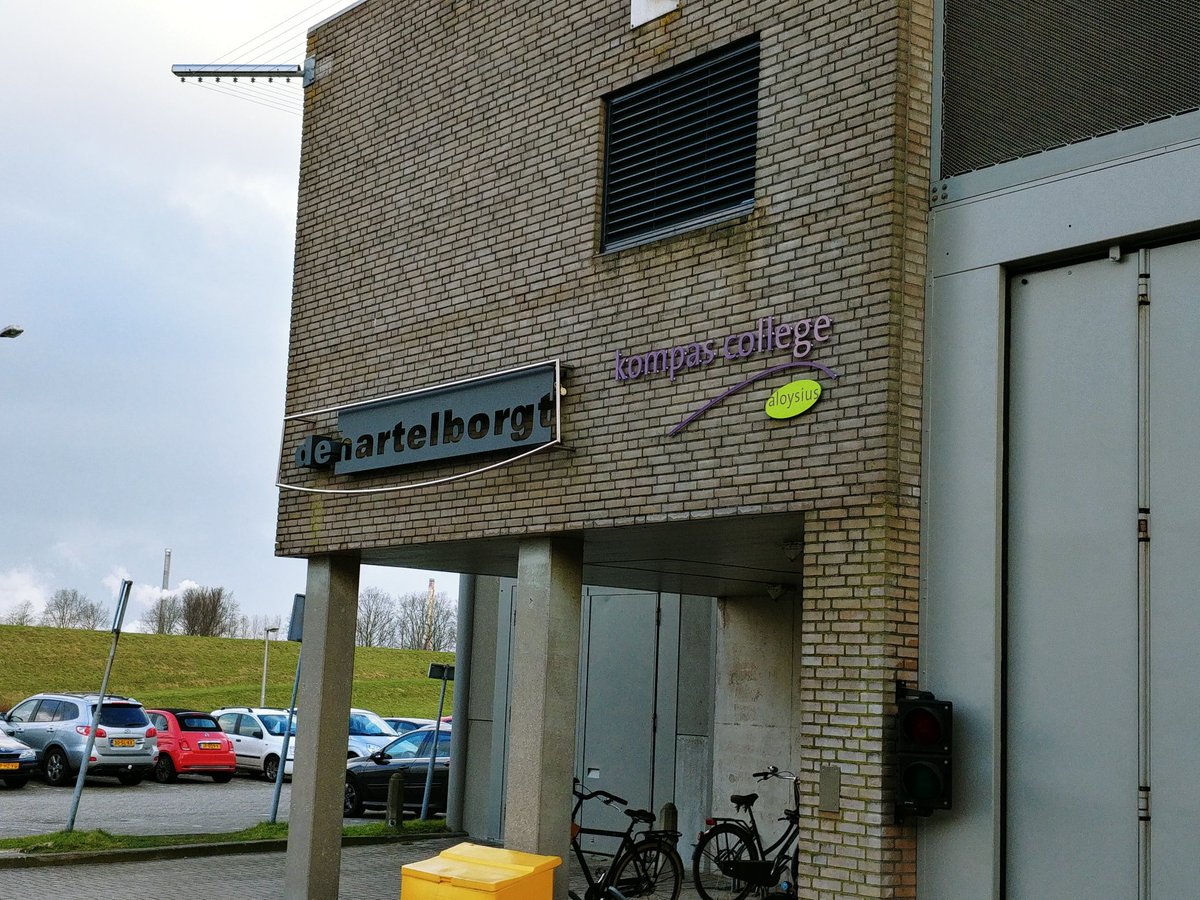 Namens de Divisie IZ met Hannah en Jolien de jeugdinrichtingen in Spijkenisse en Nijmegen bezocht. Inspirerend om alle prachtige verhalen te horen van al deze zeer betrokken professionals en met hen mee te denken hoe we de uitdagingen van morgen kunnen tackelen.
