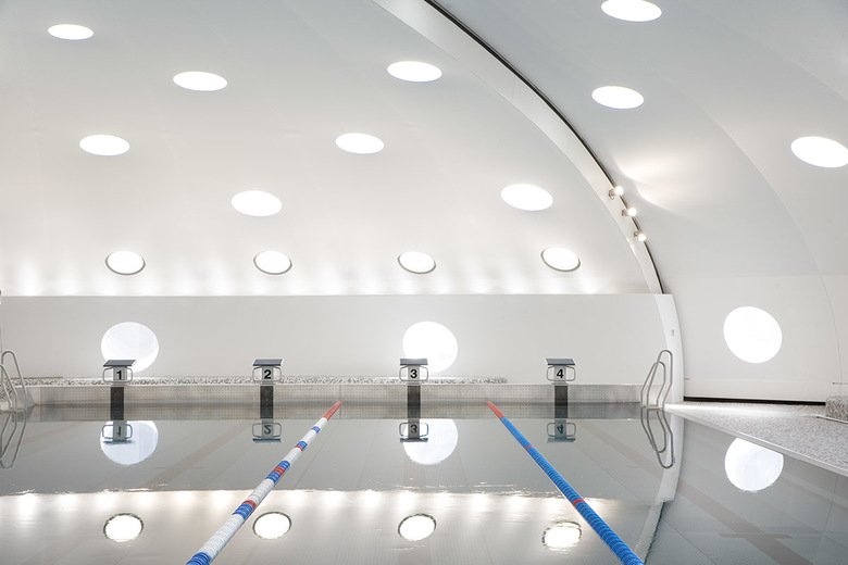 This public swimming pool in Paris is spanned by a huge domed ceiling. The virtually seamless white HI-MACS® ceiling with its round light recesses almost appears to float.
lghimacsusa.com