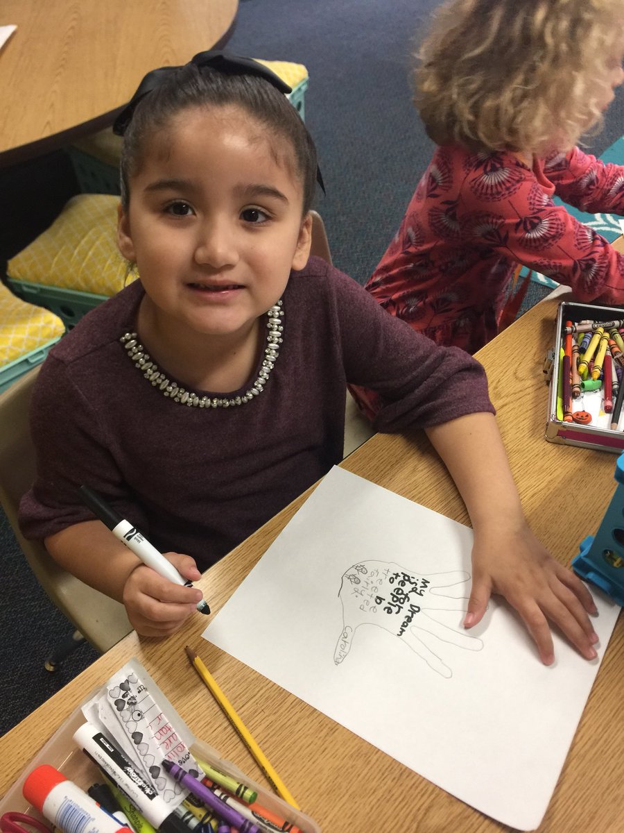 mrsevansHES's tweet photo. I loved seeing my students write about their dreams for the world #KMchallengefeb #HESkindminds #NPFH https://t.co/ZjMxXvqNzq