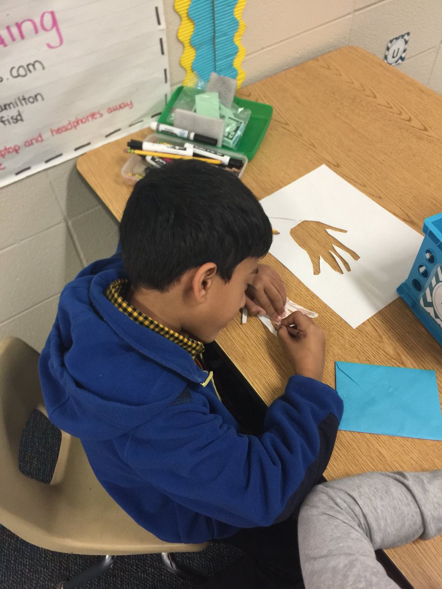 mrsevansHES's tweet photo. I loved seeing my students write about their dreams for the world #KMchallengefeb #HESkindminds #NPFH https://t.co/ZjMxXvqNzq