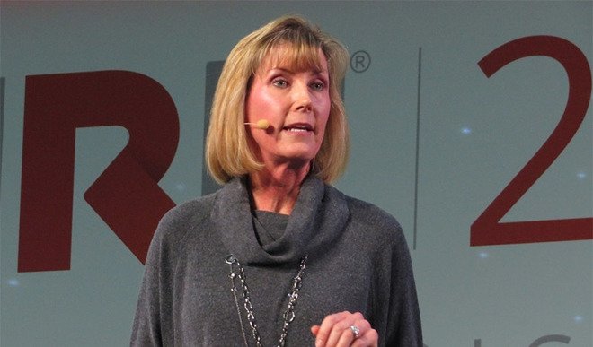 mdiz7483's tweet photo. Mobile accounts for 25% of #eCommerce transactions in the U.S., but 80% in China - Jennifer Bailey @Apple talking #ApplePay at #NRF2018 - via @appleinsider https://t.co/m3RYehzg97 https://t.co/dVfPSP7ovD