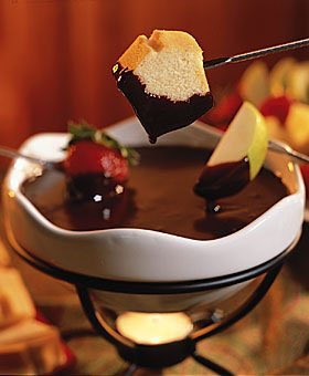 Today is #NationalChocolateFondueDay Today's holiday is designed to bring people together ,melt a bowl of chocolate and they will come! What's your favorite food to dip in a bowl of delicious melted chocolate?