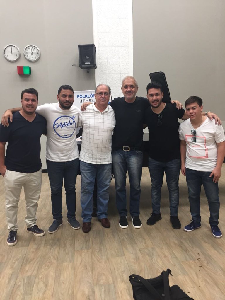 Un verdadero honor haber formado parte del 1er programa del querido <a href="/CholoCast/">Oscar Gómez Castañón</a> en los estudios de la <a href="/FolkloricaFM987/">Radio Nacional Folklórica FM 98.7</a>