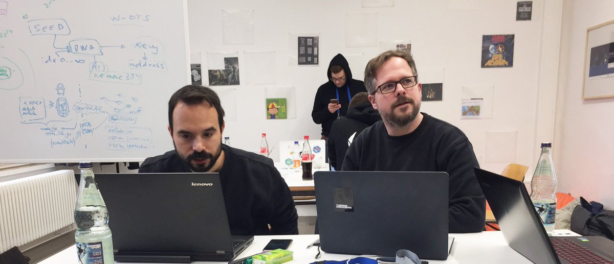 turbinekreuzbrg's tweet photo. Entschlossener Blick und gute Idee: beim #Blockchain Hackathon in Stuttgart haben David Lobato &amp; @stadolf LKWs beigebracht, Schlaglöcher zu umfahren. Wie sie das machten und was @iotatangle, Bosch XDK &amp; Android damit zu tun haben, bringen wir noch genauer in Erfahrung. #hackbc18 https://t.co/jF7MfvjoqX