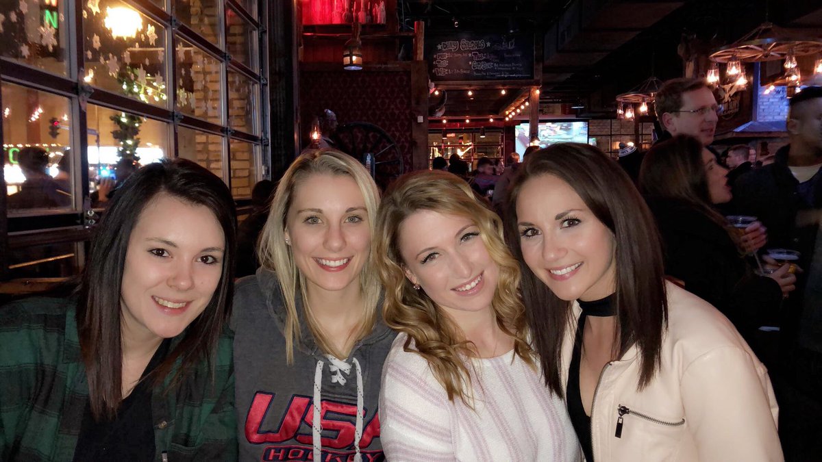 CourtneyCook726's tweet photo. What an experience being in town as they host the Super Bowl! So grateful for my family being amazing hosts! https://t.co/d2mXVMrlvW