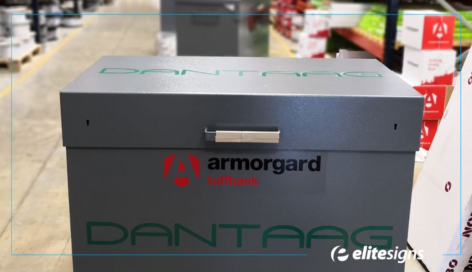 EliteSigns's tweet photo. No missing who these ten @armorguardLtd #Toolchests belong to after we fitted #Dantaag's @rolanddguk #printed @Metamarkuk #branding https://t.co/HAKMTNhr7e