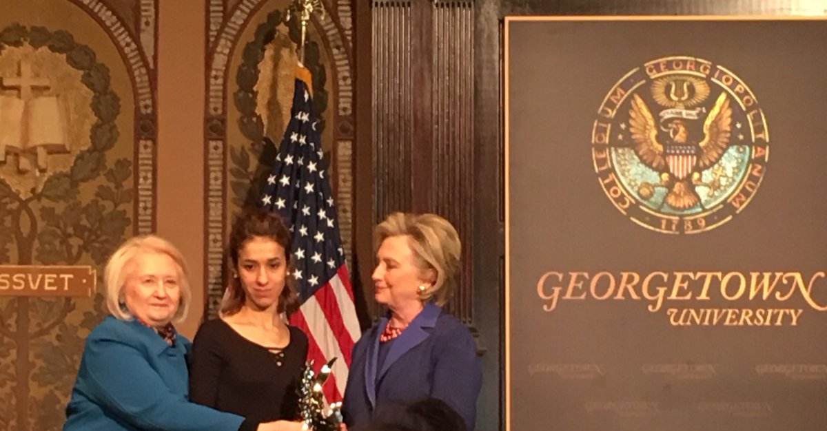 Greta_Schettler's tweet photo. @MelanneVerveer honors @NadiaMuradBasee at #hrcawards for her courage and voice to end the atrocities against the Yazidi. https://t.co/Siza7rlIUX