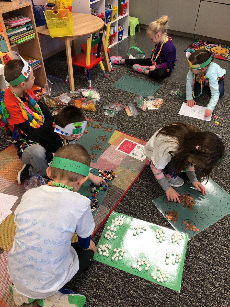Sorting our 💯collections in Kindergarten on 💯 DAY. ❤️