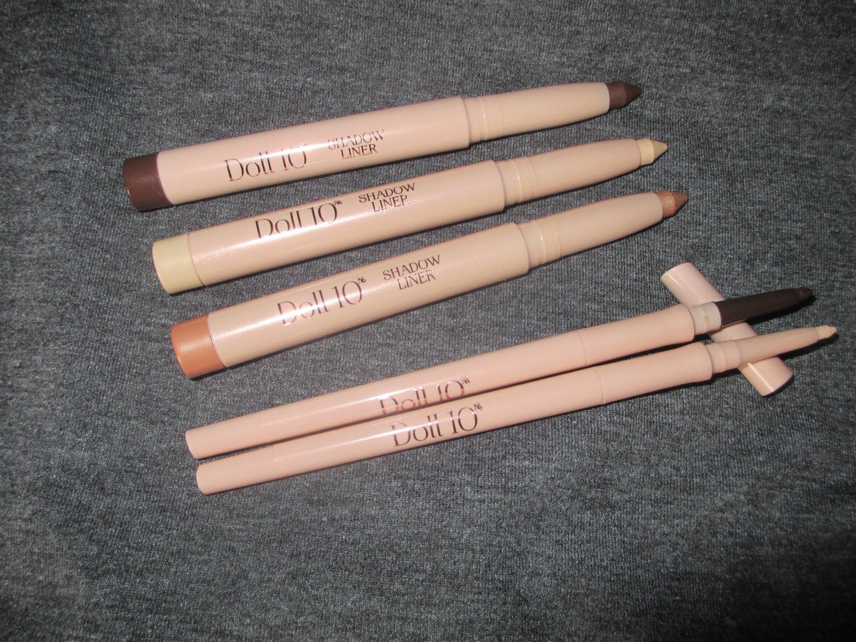 LoveAnna111's tweet photo. My favorite #eyeliner and #ShadowLiner is from @doll10beauty Find out why @ https://t.co/uZLiTHqzQE #New #bbloggers #doll10dolls #LoveIt #eyecare https://t.co/FCX5zPOb4u