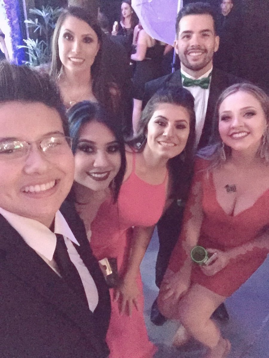 ludoviiiiica's tweet photo. Agora tem Médico na família, uhuulll! Parabéns irmãozinho você merece o melhor! #GUIFORMOU https://t.co/LPVdQf17KS