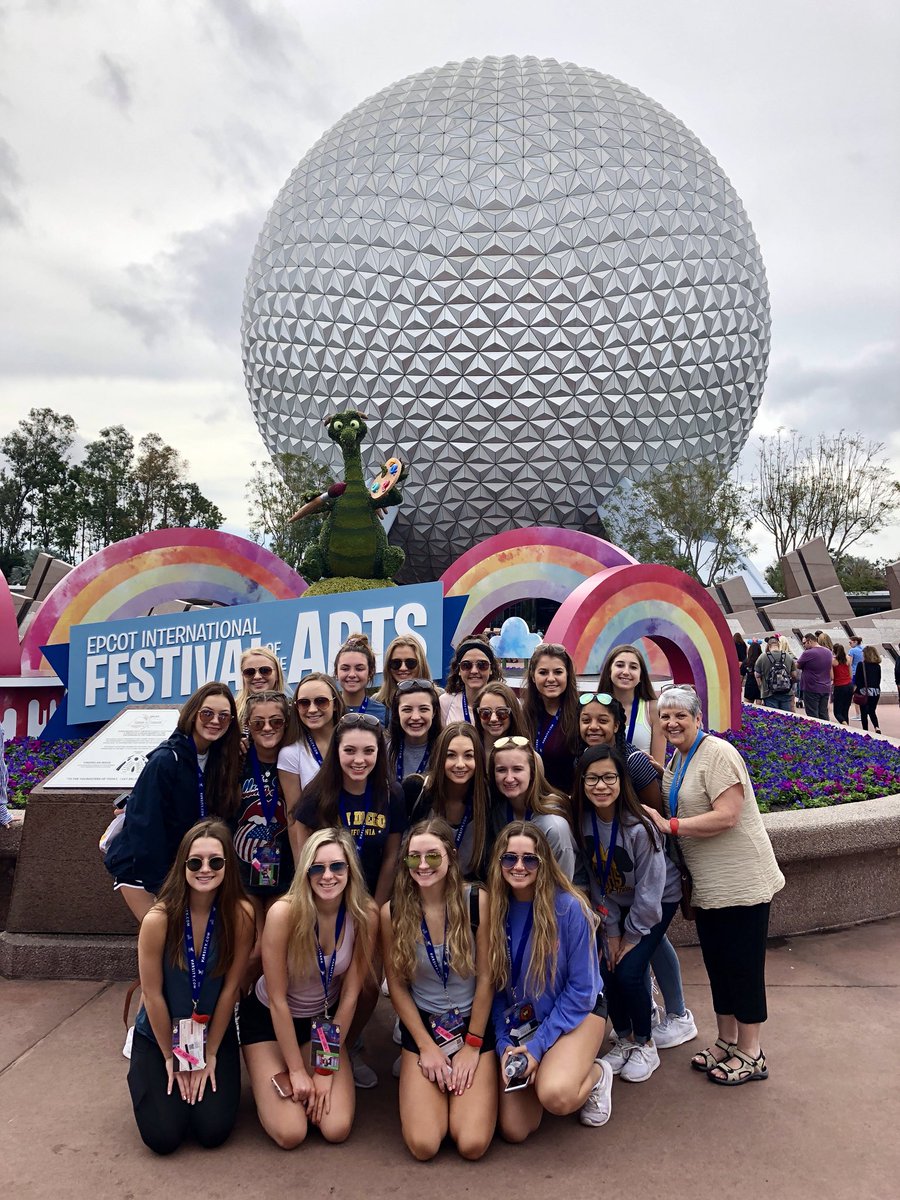 carmel_dance's tweet photo. Thankful for the successful weekend at UDA Nationals, but it’s time to head home! We had so much fun on this trip and can’t wait for next year. 💗@CCHSCorsairs @CarmelCorsairs https://t.co/9sIfTWjLN0