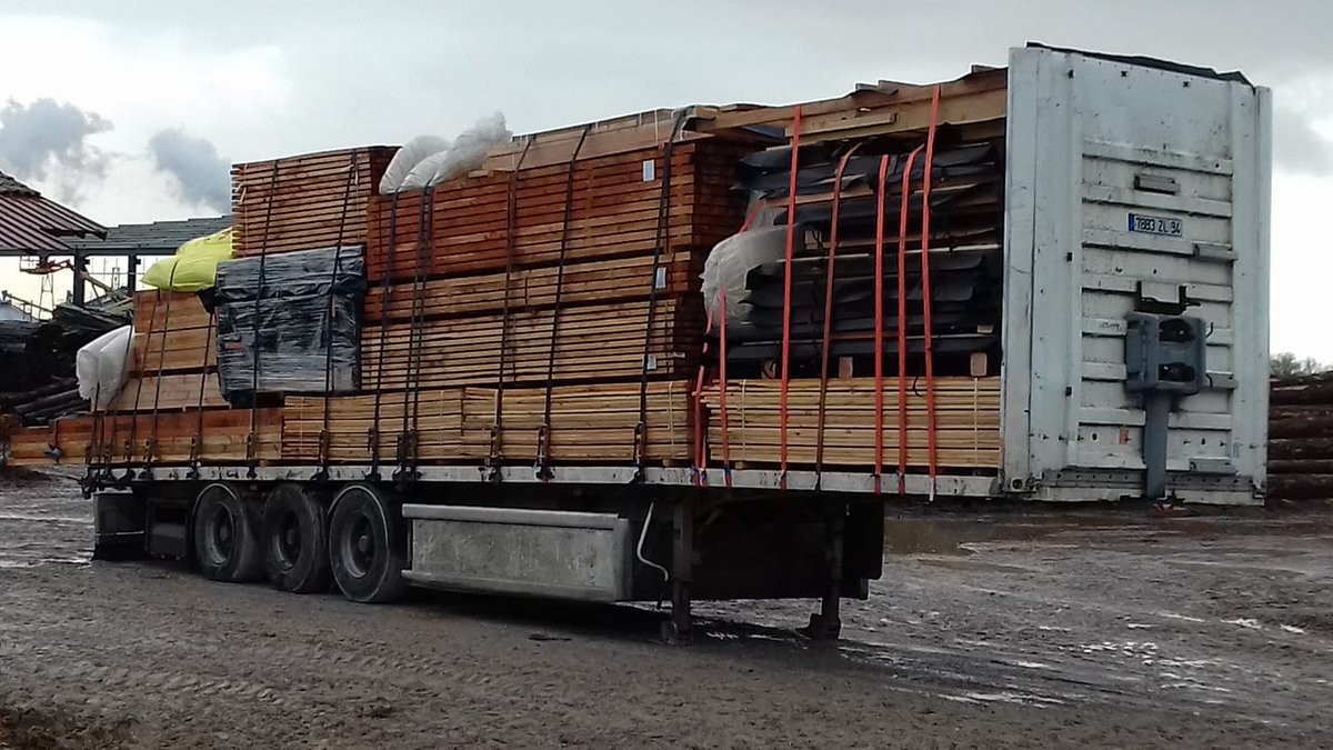 NIDPERCHE's tweet photo. Départ pour une nouvelle cabane à Sorgues par @NIDPERCHE #nidperche #cabane #depart #chantier #workinprogress https://t.co/IiybQMMcQ0