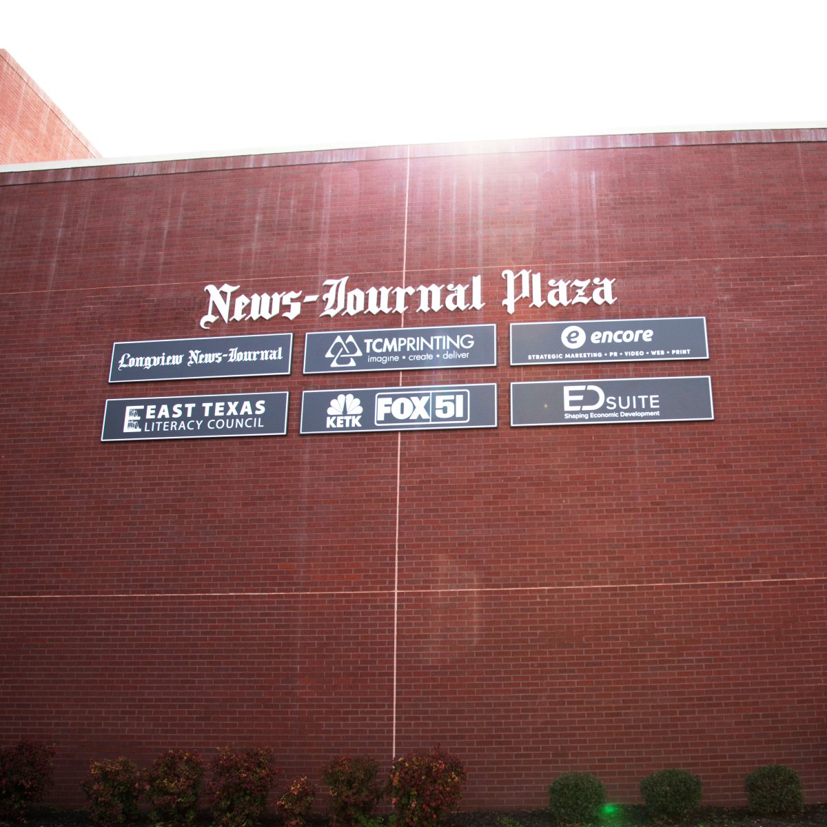 EDsuite's tweet photo. We've never been as excited about the side of a building as we are in this moment. We have a sign and our new location with Encore Multimedia is official!
#econdev #webdesign #edc #economicdevelopment #edsuite #design #economics #branding #tellyourstory #EncoreMultimedia https://t.co/60HNNprRCP