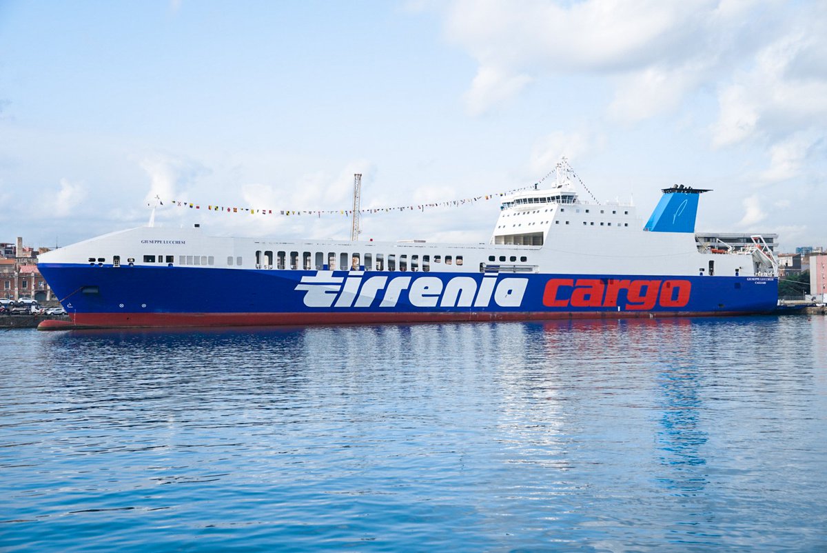 Oggi abbiamo presentato a Catania la nuova nave cargo Giuseppe Lucchesi, pronta a potenziare le tratte verso la Sicilia!  Ancora più ampia per consentire una maggior capacità di trasporto e con partenze calibrate sulle esigenze degli autotrasportatori.
#supertirrenia