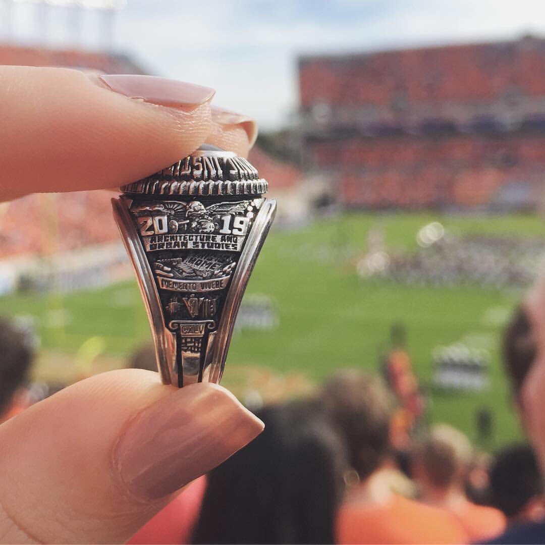 #Eagles will be getting a big #SuperBowlLII ring but it doesn't match a super Hokie class ring!
