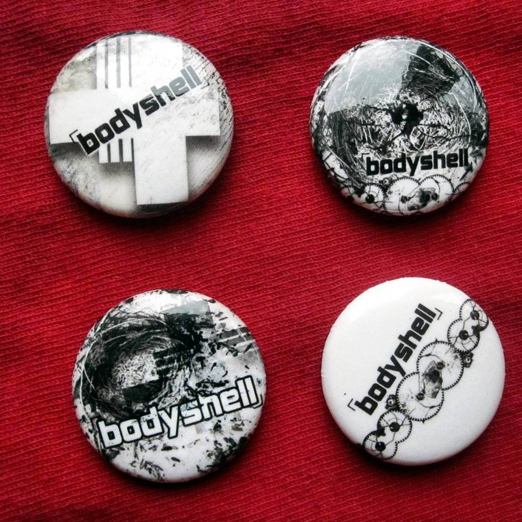 inabodyshell's tweet photo. Say hello to our little friends!
#buttons #merch #merchandise #purebuttons #bodyshell #inabodyshell #RVAmusic #RVAbands #804 #localbands #rock #ambient #experimental #heavy #progressive #noise #alternative #new #art #promo #goods #available #music #musica #rvamusicians #musicians https://t.co/ZQqqCwVUDX
