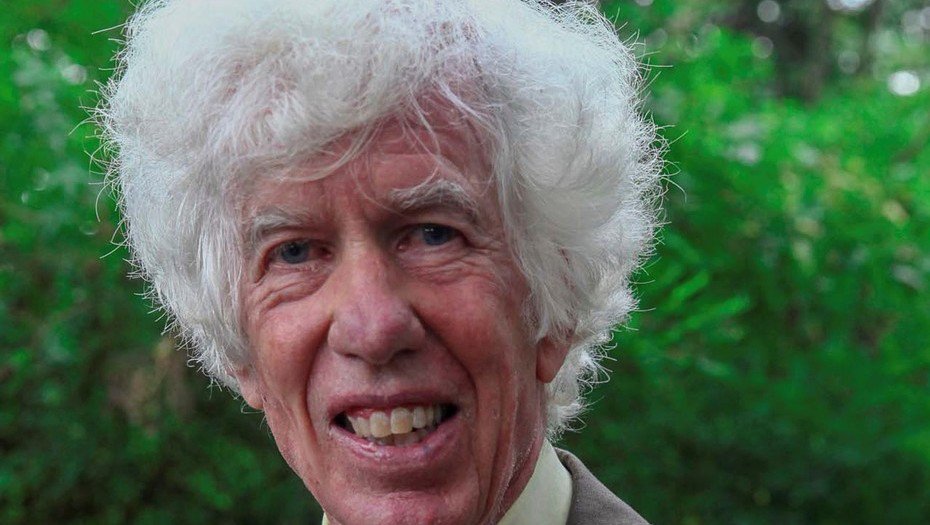 Uno de los principales investigadores del contrabando de marfil y de cuernos de rinoceronte a nivel mundial, Esmond Bradley Martin, hallado muerto en su casa de #Kenia con una cuchillada en el cuello. #wildlifecrime