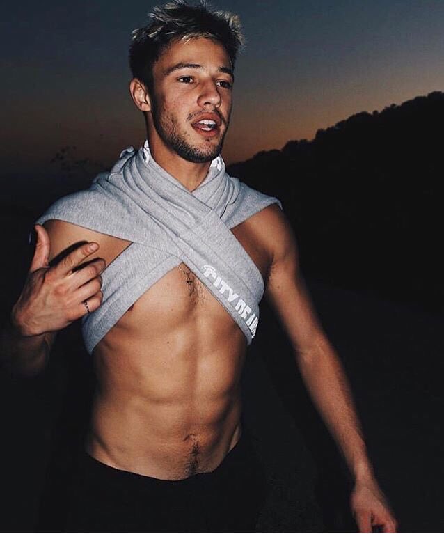 CamDPortugal's tweet photo. @camerondallas X RUSTY https://t.co/9xy8VstyFx