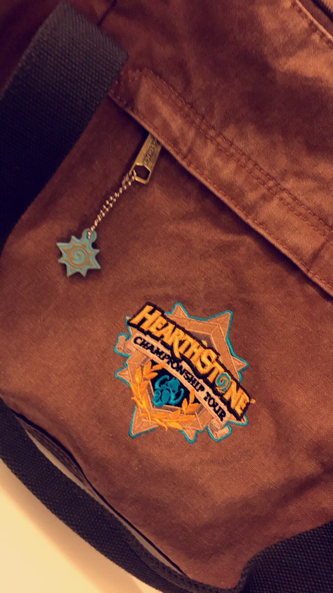 Chinoize_'s tweet image. Giveaway! 
To celebrate of my new project you can win this awesome hearthstone worldsbag 🌀🌀 all you have to do is RT and follow @Cards4_charity ! Winner will be announced on stream this month!