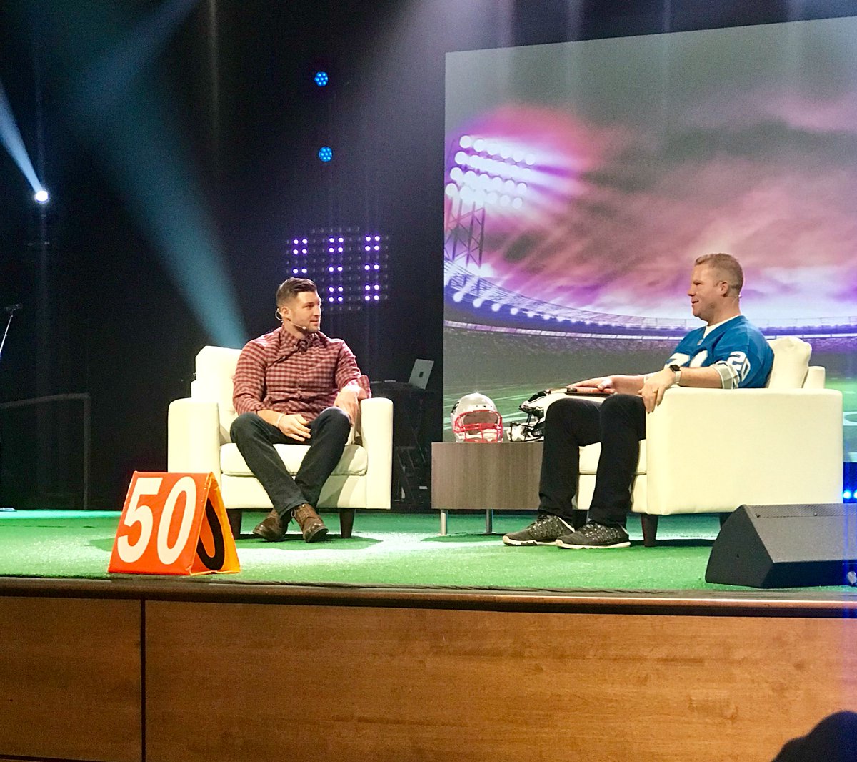 HayleeGates's tweet photo. Thereβs something about seeing the man that inspired my favorite pose (more importantly that he inspires people to follow Jesus and love others well) ππ» @TimTebow #tebowin https://t.co/I7p9Fcp4T0