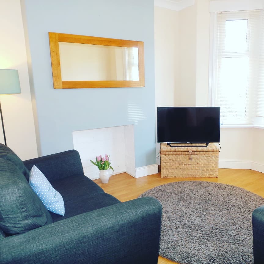 oacardiff's tweet photo. 💥💥For Sale💥💥 Ty Wern Avenue, Rhiwbina - £289,950 🏡

3 bedroom terrace property, to book a viewing please please simply 👇 📲 Send us a message on here 
📧 info@onlineagentcardiff.co.uk 📞 029 2056 4732

#OAC #ForSale #Property #Cardiff https://t.co/R9E898Ym6G