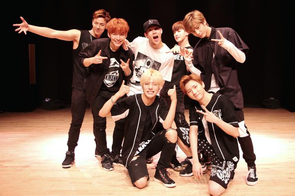 monstaxbr's tweet photo. 🎉| #MONSTAX_100DAYS X  #1000DaysWithMONSTAX https://t.co/YngYaBz3Kr