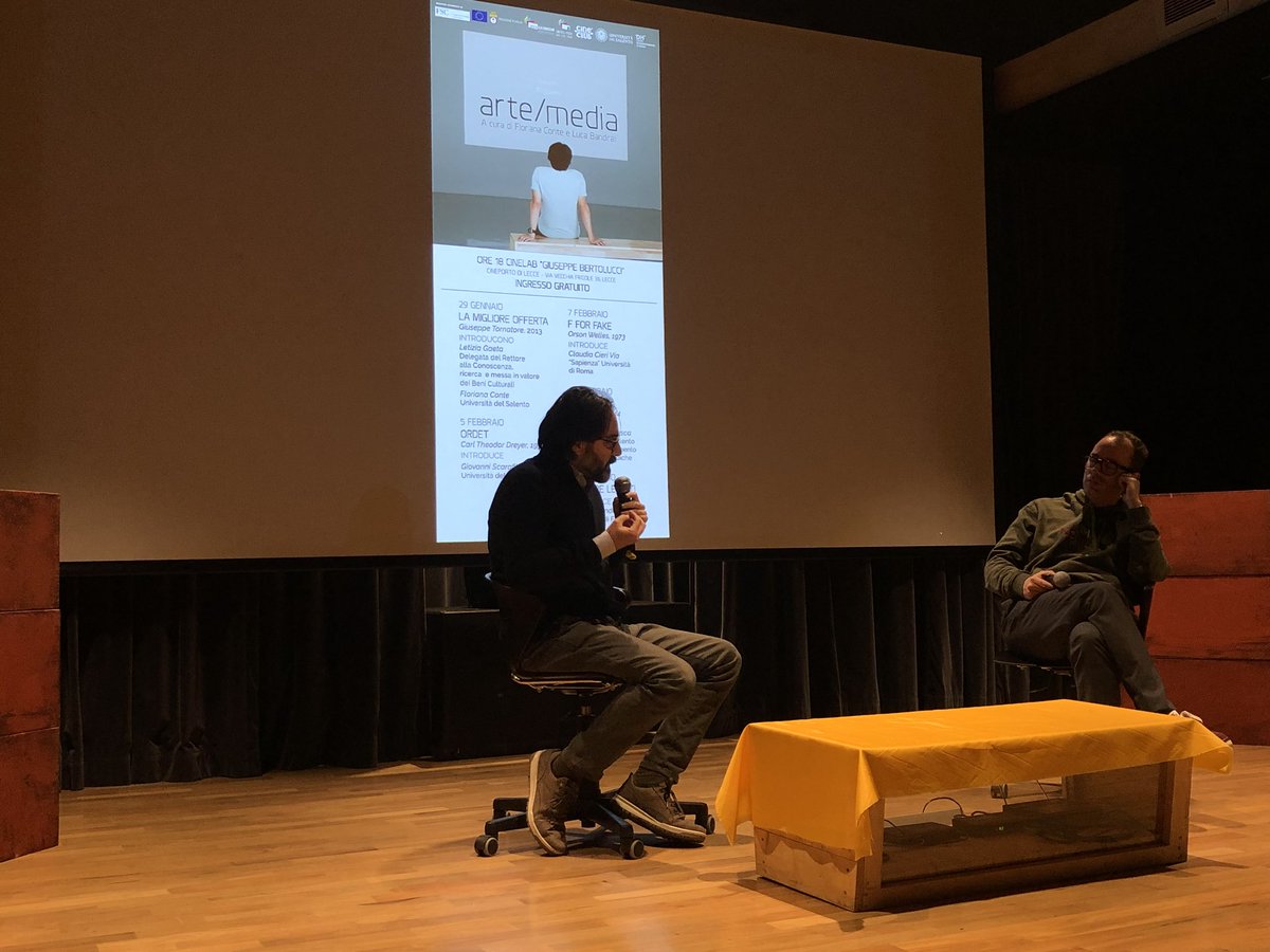 cineunisalento's tweet photo. #Ordet significa “la parola”. Il film analizza la quotidianità del vissuto attraverso il confronto tra #logos e #dabar.

I docenti #Unisalento, Scarafile e Bandirali, per la rassegna #ArteMedia https://t.co/JWM3XGynYP