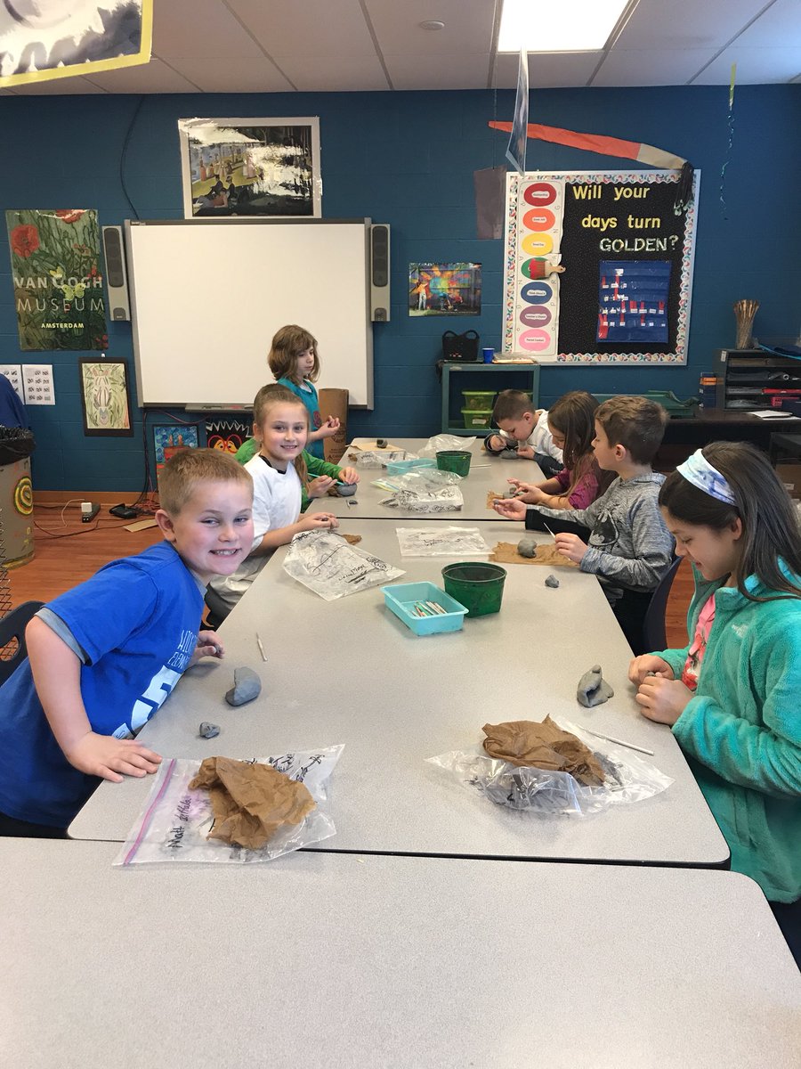 hrartstudio's tweet photo. Mrs. Wernerโs class working on their clay frogs. Ask them about slip, score and weld! #clayfrog https://t.co/ZMRNprm6Yl