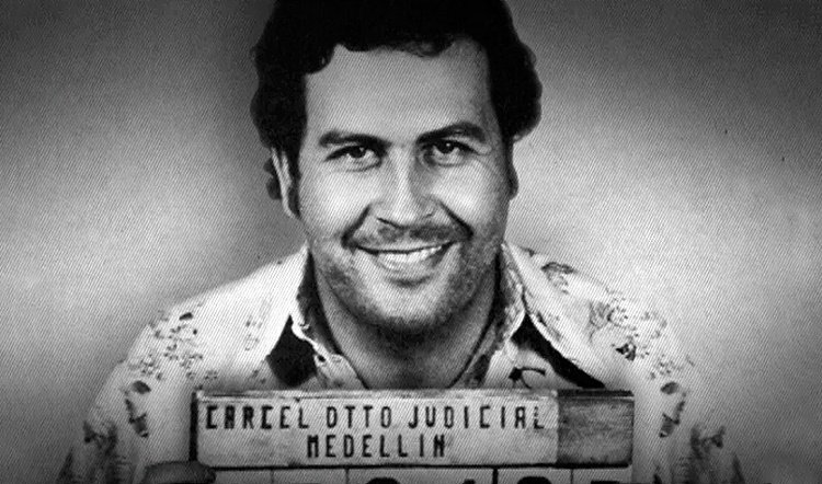 PRODU's tweet photo. #CountdownToDeath: Pablo Escobar, #TheTraffickers y @NakedTruth de @FusionMedia ya están disponibles en @netflix https://t.co/oP5Q2d4TO0 https://t.co/gK9Wd1W8qF