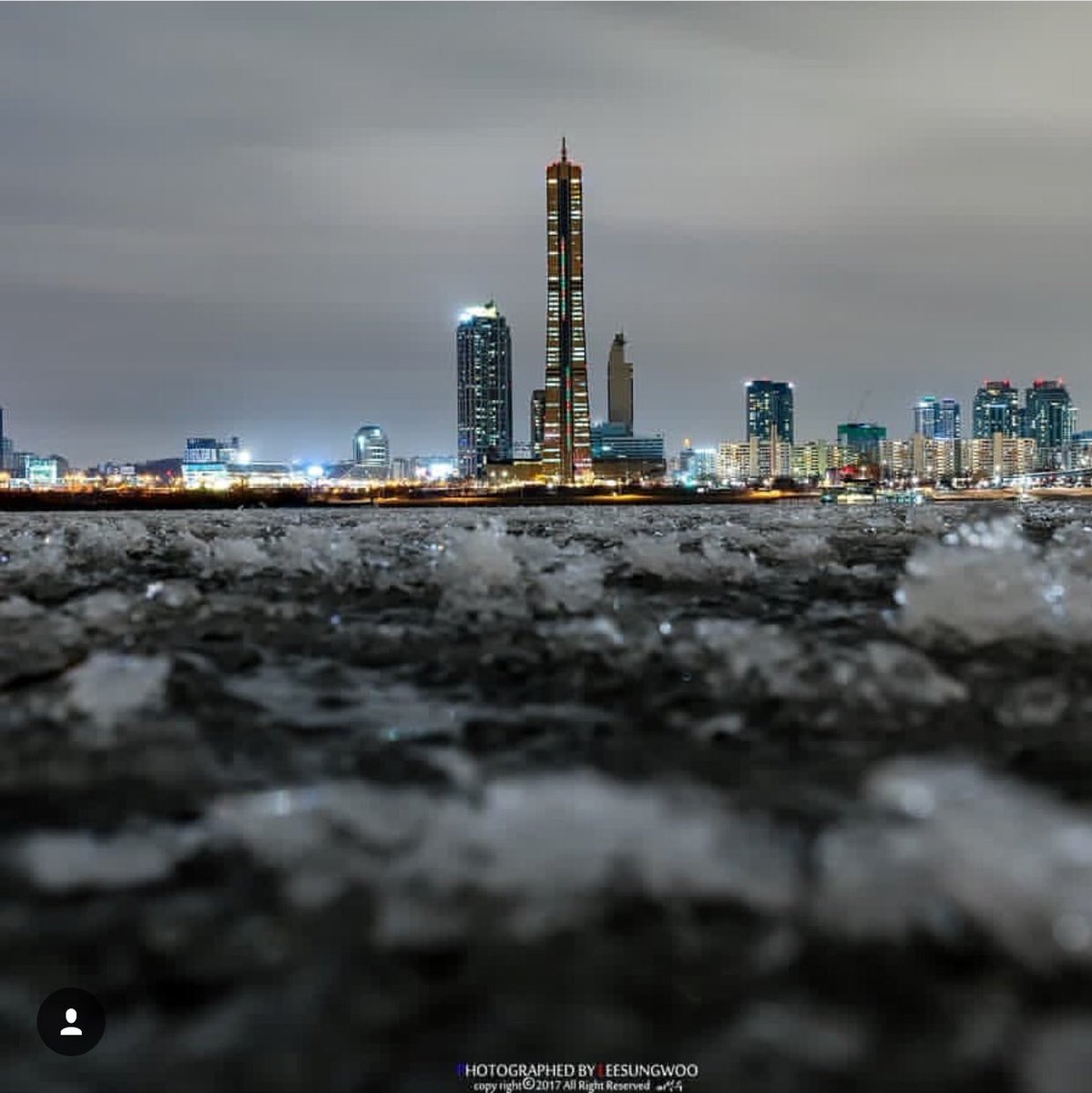 Kolyo_99's tweet image. صور متفرقة من تجمد نهر الهان اليوم في سيئول #كوريا 🇰🇷❄️