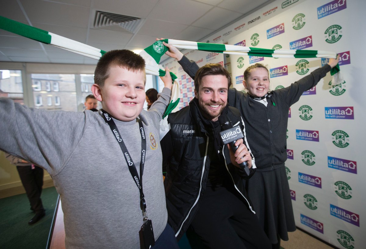 UtilitaFootball's tweet photo. Great day @HibsOfficial where some local kids and hibees got to chat with Darren McGregor &amp; Lewis Stevenson. Stay tuned for footage to follow. #JuniorJournos https://t.co/Y0MyjbUXtH