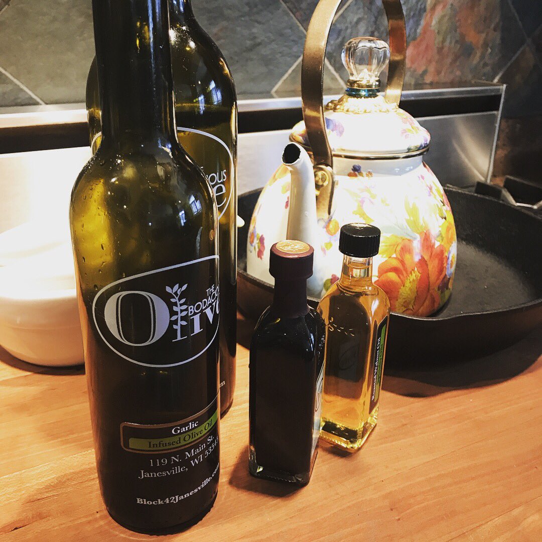 Mini Monday! Free mini of Sicilian Lemon Balsamic or Garlic Olive Oil with purchase of medium or large bottle of Bodacious Olive Oil and Vinegar!