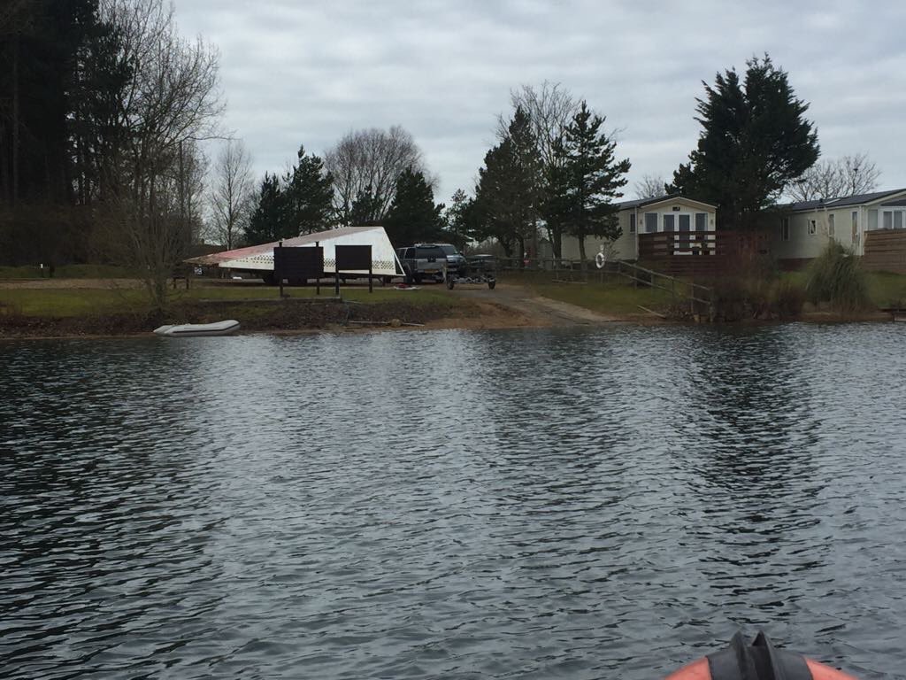 thamessafety's tweet photo. Working Tallington Lakes Peterborough cold wet day https://t.co/tPyVgH321o