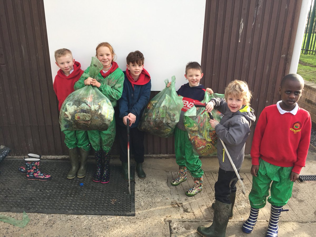 CraigfelenP's tweet photo. We cleaned up lots of litter from our school grounds. Please tidy up after yourselves and help us look after our school #cfpeco #cfpcomm https://t.co/oeC3tXJ1Jc