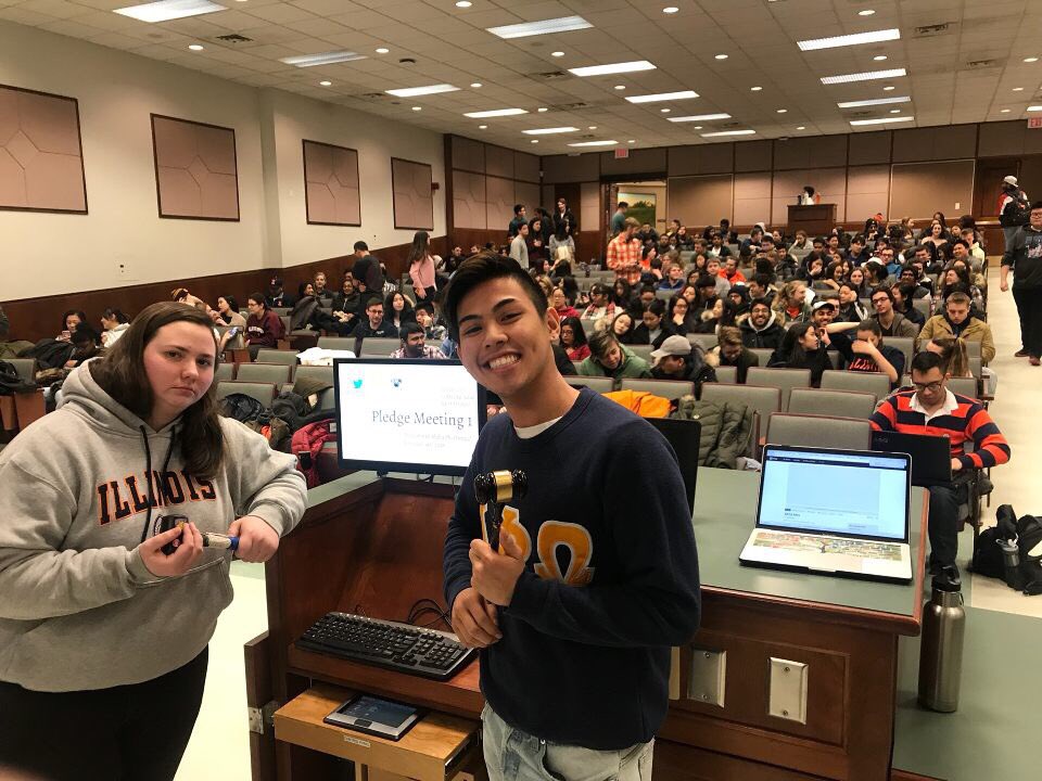 apo_uiuc's tweet image. The first pledge meeting for the spring 2018 semester was yesterday! The PTs are off to a great start! If you missed the meeting and still want to continue rushing, email pt.director@apo-aa.org ⭐️🌀
#alphaalpha #APO #rush