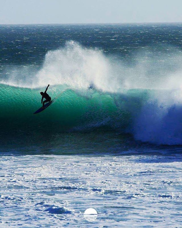 Embracing the drop in Morocco 🌊
•
📷: @ross_duerden ift.tt/2sbfRDb