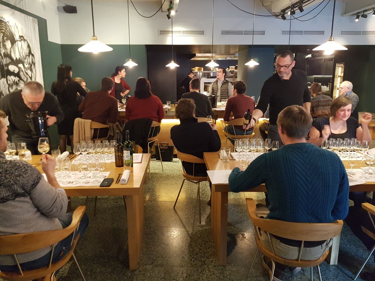 bodegastiopepe's tweet photo. 🙏 Cata maridada en el restaurante Belga #DimDining.
Japan Omakase 🆚J Jerez González Byass
By @vinosyflores_ https://t.co/00DokNVdyt