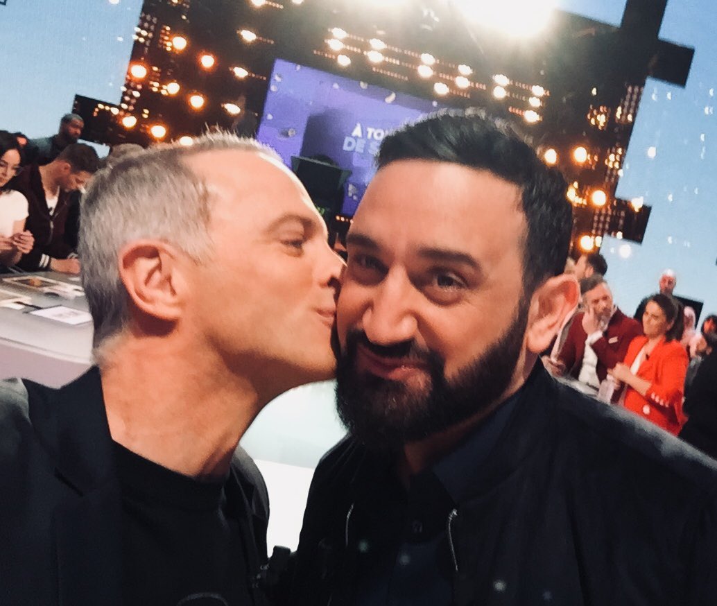 SamuelEtienne's tweet photo. La belle ambiance, comme à chaque fois, avec l’ami @Cyrilhanouna dans @TPMP ! Bonne soirée à tous ! https://t.co/wOajdfL22T