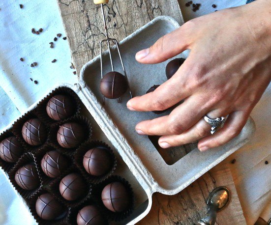 Show your loved ones you care this #ValentinesDay with chocolates from <a href="/FarmhouseChoc/">Farmhouse Chocolates</a> presented in our lovely #Sustainable clamshell packaging.
goo.gl/1RSVFn