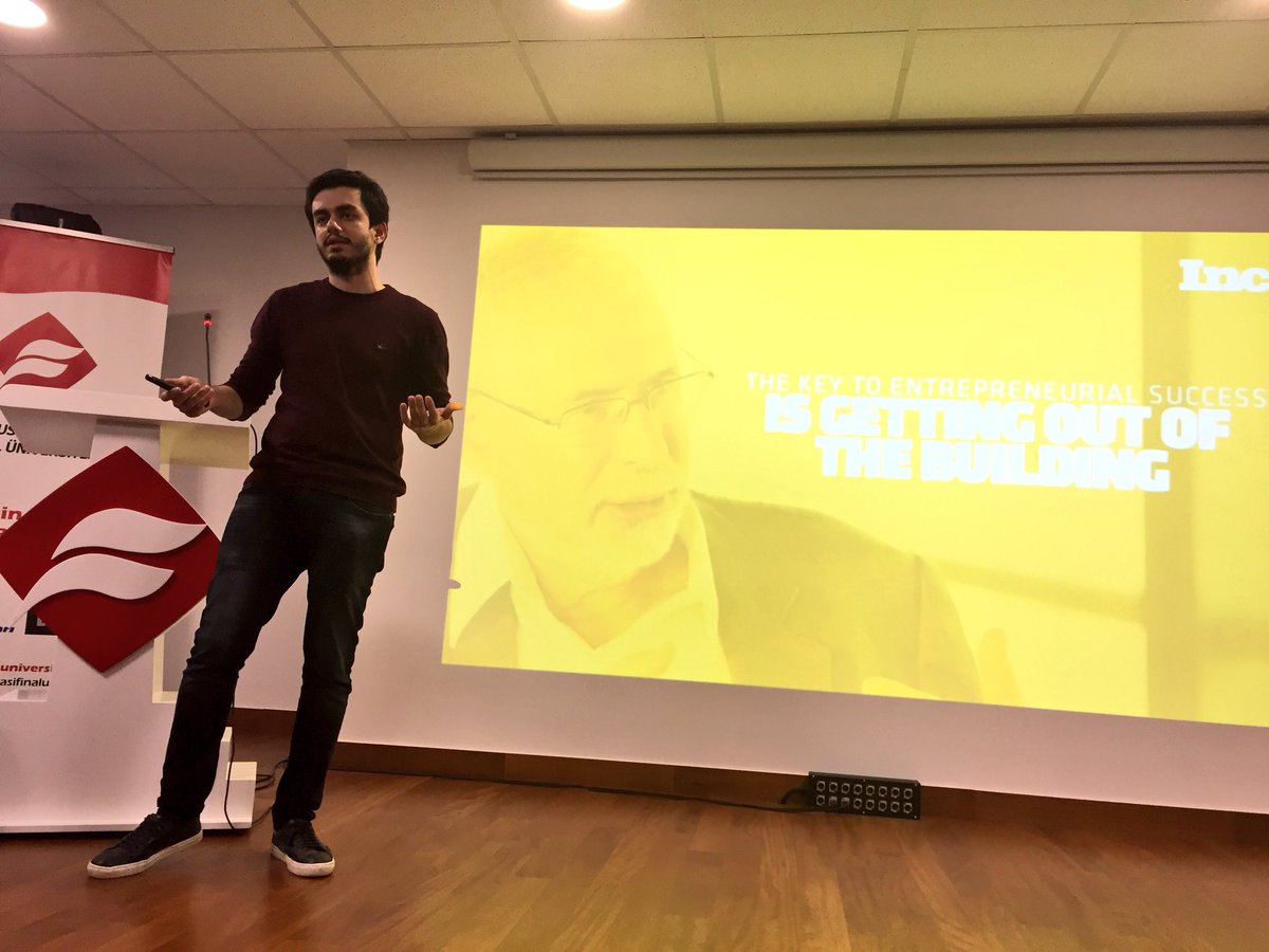 EMRAHADAKLI's tweet photo. Eğitim Teknolojileri alanında başarılı genç girişimci @furkantasel @FinalUniversity #Girişimcilik ve #Kariyer Kampında gençlere sesleniyor. @lalaegitim https://t.co/yFvsV6TIQ3