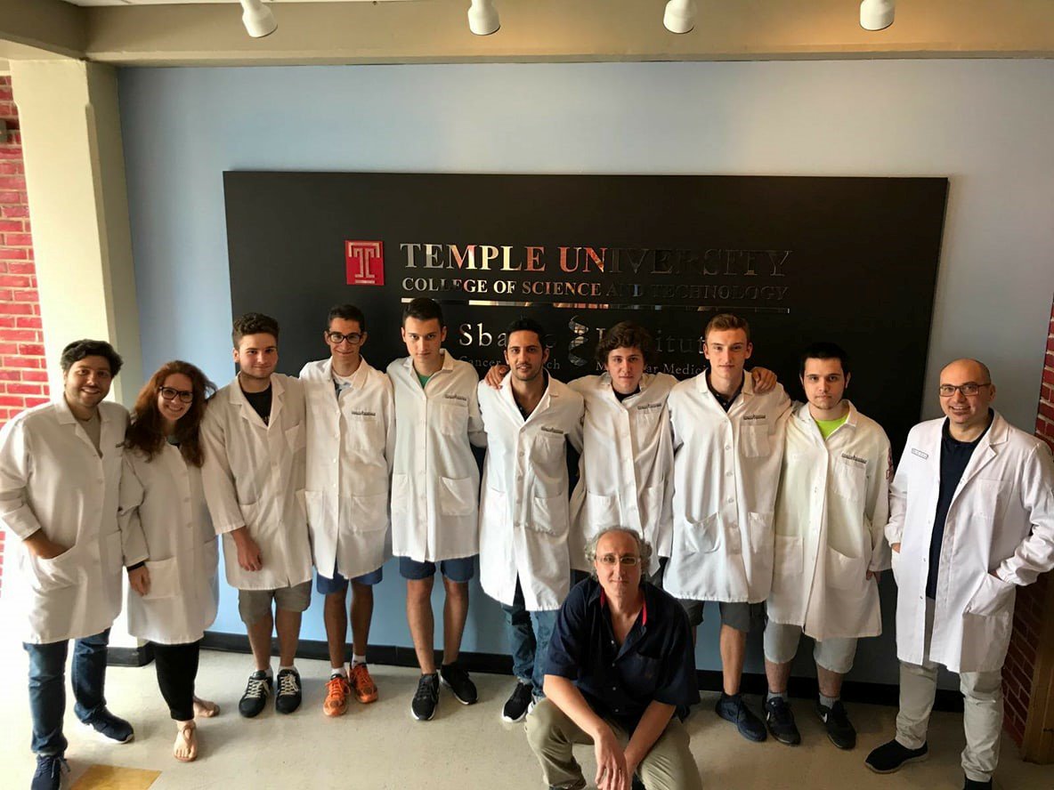 angelaromano7's tweet image. "Regione Lombardia - Assessore Valentina  Aprea-con 'Dote Merito' si è voluto dare ai giovani eccellenti lombardi,viaggi esperienziali alla scoperta del mondo. Prof.Antonio Giordano con azioni internazionali e lungimiranza offre coscienza e conoscenza a tanti giovani!