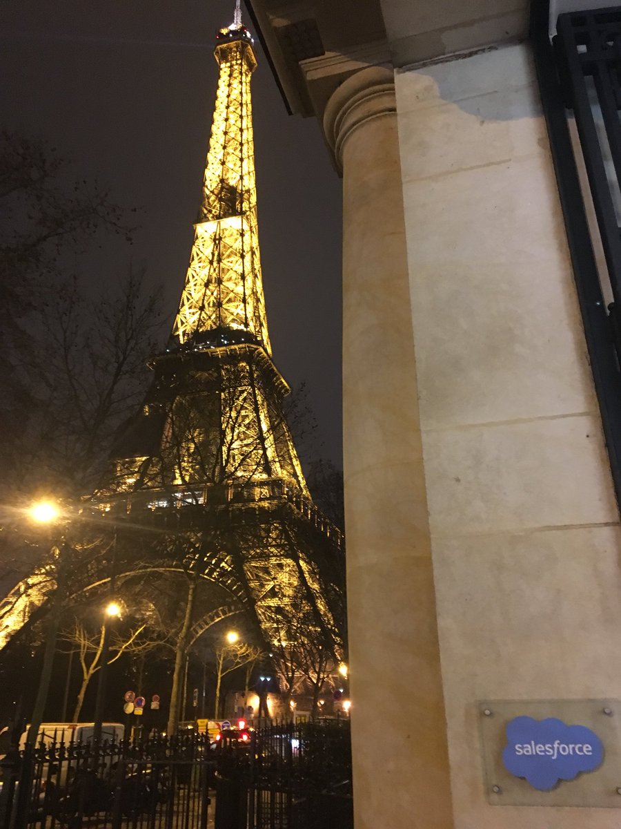 carolineales's tweet photo. Soirée Quelques femmes du numérique chez @SalesforceFR. @olivez @MaMagnac @EtClaude #rolemodel #empowerment #mixité #qfdn https://t.co/2BTWS1gsRE