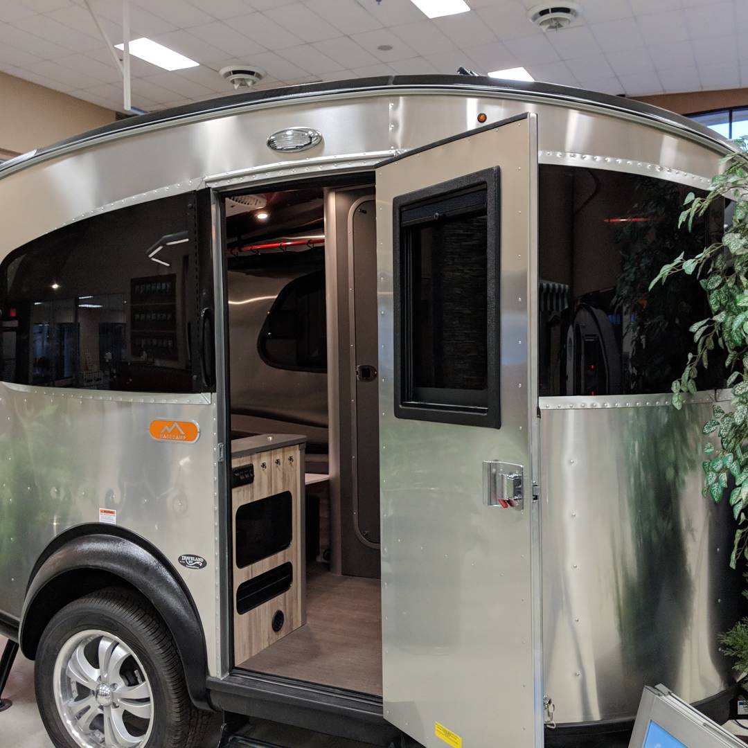 crazeeadventure's tweet photo. Looking for a small trailer
See all the lite weight trailers
@ Traveland RV in Langley
Come in ask for Les
Les is More
#tlrv @taxaoutdoors @airstream_inc
@jaycorv @nucamprv #airstream
#airstreamtrailer #tabtrailer #nucamprv
#cricket #rv #RVLife #rvliving #rvcampingtrip https://t.co/Y0nnThC7wJ