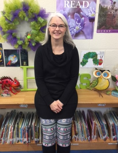 MNPSLibraries's tweet photo. Congratulations to Teacher of the Year- Tia Tate, Librarian at Old Center Elementary School! @MetroSchools #mnpslibhack #TOY2018 #exceedinggreatexpectations https://t.co/Gl8CmTuZ5v